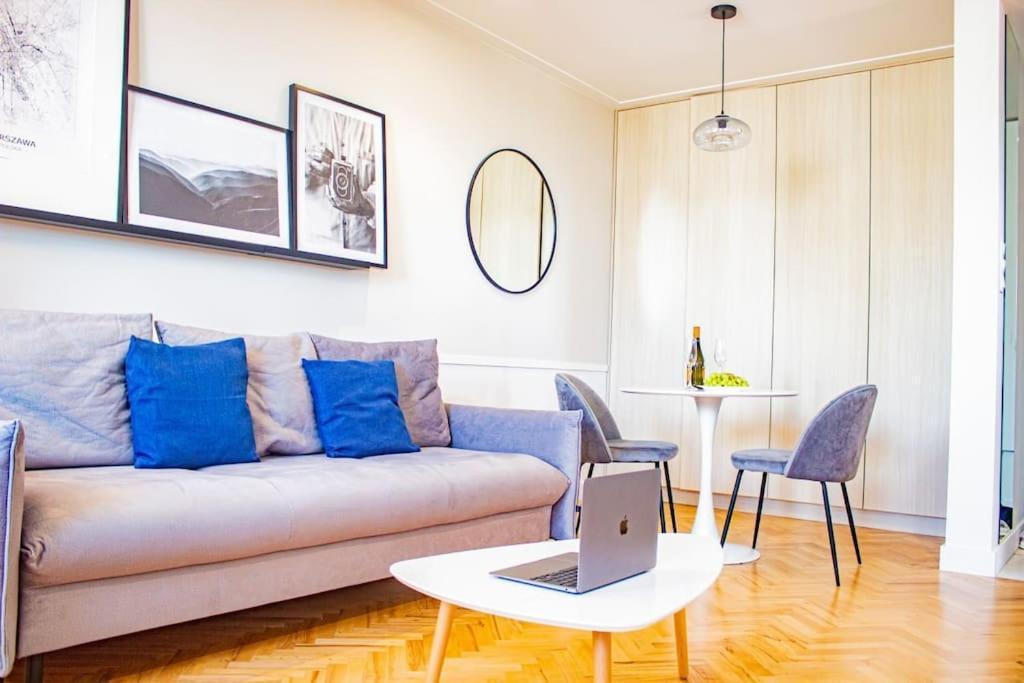 Central Apartment With Balcony And Views, Old Town, Metro Warsaw Exterior photo