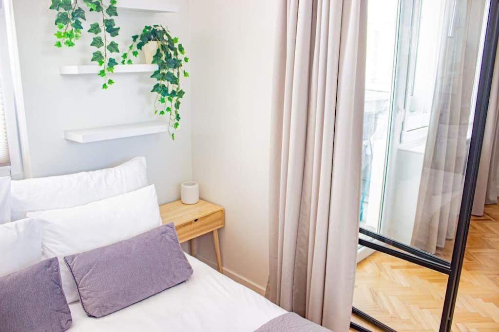 Central Apartment With Balcony And Views, Old Town, Metro Warsaw Exterior photo
